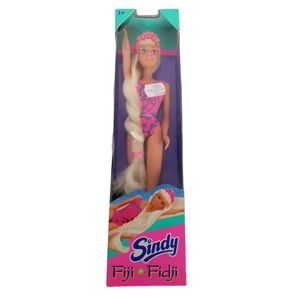 Sindy Fiji Doll 1995 Hasbro NIB
